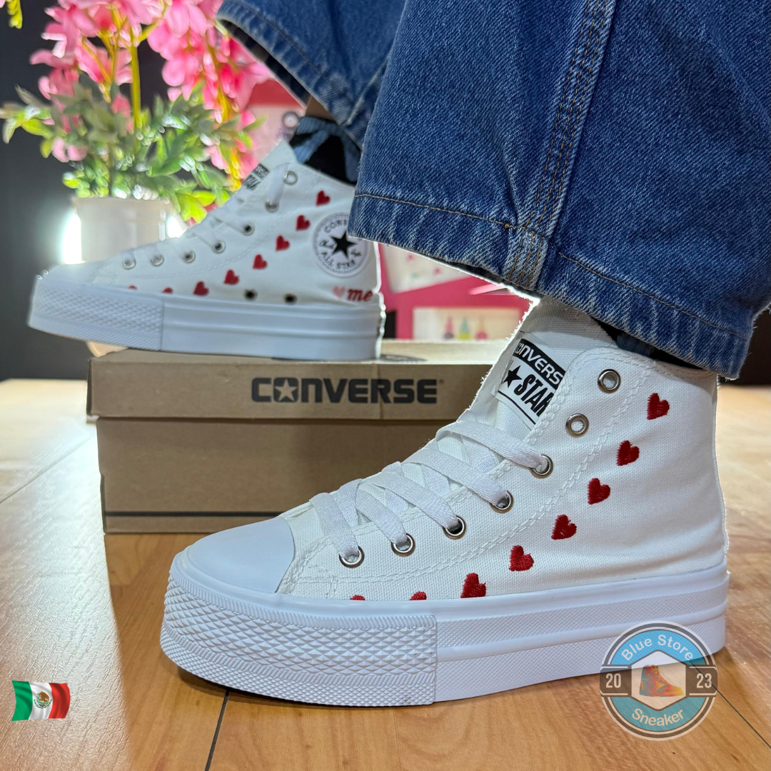 Converse corazones bordados