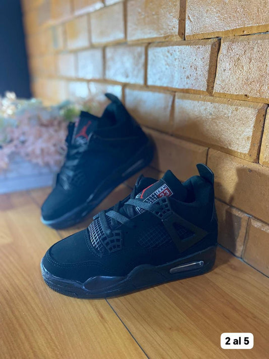 JORDAN RETRO 4